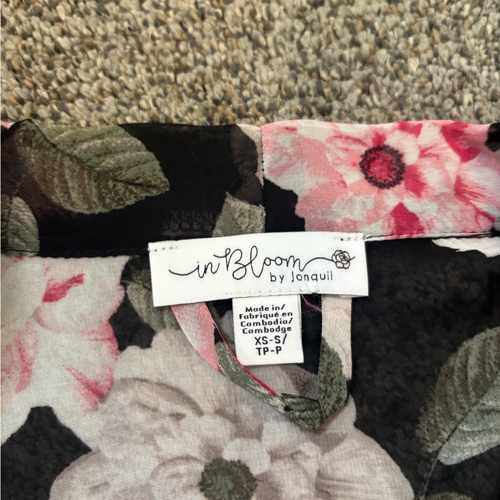 In Bloom Floral Lace Wrap Robe - Picture 4 of 5